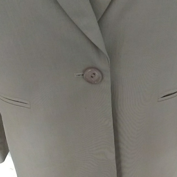 Blazer - Picture 3 of 4